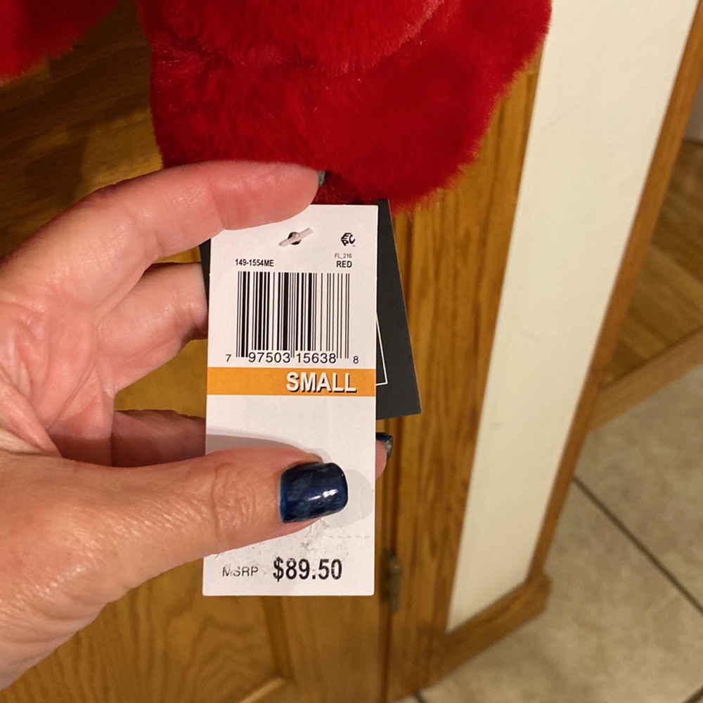 JouJou Juniors red, super soft, faux fur coat with two front functional… - Picture 11 of 11